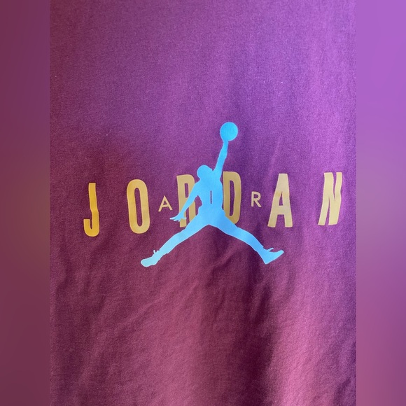 Jordan maroon tshirt, size large - Picture 2 of 5